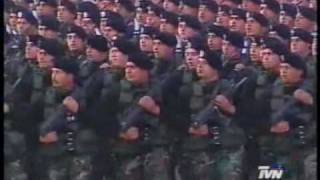 Comandos Entonan Los Viejos Estandartes En Parada Militar 2001 [upl. by Baggs940]