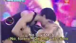 Magaly El beso de Oscar Gayoso a Shirley Arica fue el chape del año 22112010 [upl. by Agace]