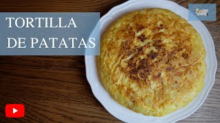 TORTILLA DE PATATAS Receta Original Española Con cebolla opcional [upl. by Htebsle]