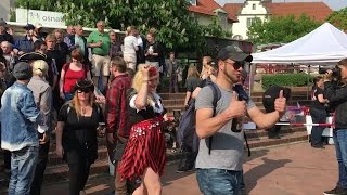 Weltrekord 300 Menschen mit Augenklappe auf der Maiwoche [upl. by Xino]