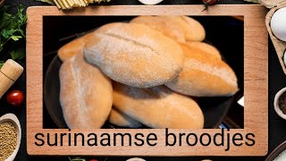 Surinaamse broodjes food bread crunchy outside soft inside lekker met kip kerrie of bakkeljauw [upl. by Arnie36]