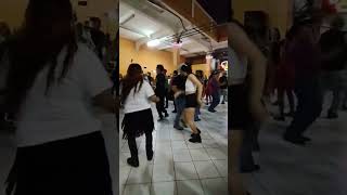 Vamos a mover el botecito musica baile reels elsalvador video shorts salvadorenos [upl. by Yelrebma503]