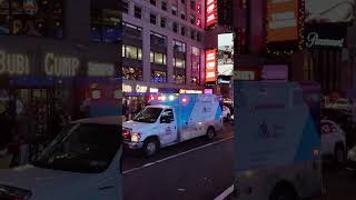 Mount Sinai Ambulance RUMBLER SIREN UPCLOSE Times Square NYC Traffic shorts mountsinai ambulance [upl. by Wallack]