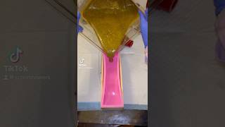 Satisfying pour 🫧🦚💧 soapmaking scourshowers smallbussines fyp [upl. by Iniffit]