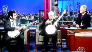 Noam Pikelny amp Steve Martin play Duelling Banjos on Letterman Nov 5 2010 [upl. by Hsak]