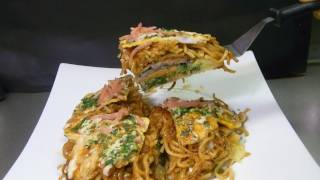 How to make Hiroshima style Okonomiyaki 広島風お好み焼きみたいなやつ [upl. by Nelda]