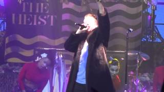 Macklemore amp Ryan Lewis  Thrift Shop feat Wanz Live [upl. by Daza410]