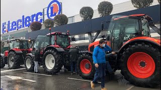 À Castelnaudary une plateforme logistique des hypermarchés Leclerc bloqué par des agriculteurs [upl. by Tterrag]