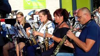 Happy door het Orkest van Hasselts fanfare [upl. by Shirline]