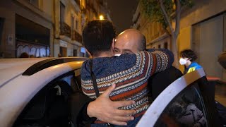 Seis mil kilómetros en taxi para traer refugiados ucranianos a España  AFP [upl. by Sirehc]