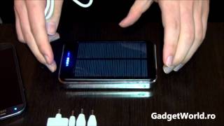 Baterie externa solara 20000 mAh Gadgeturi pe GadgetWorld [upl. by Ettennej]