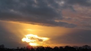 Weerbericht maandagochtend Straks wind en regen [upl. by Patman]