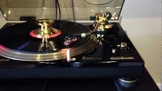 TECHNICS SL 1200 LTD GOLD [upl. by Nosnarb]