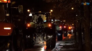 Ärger um Butterpreise Landwirte blockieren AldiLager in Hesel [upl. by Dorene]