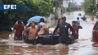 El paso del huracán John por Acapulco deja severas inundaciones deslaves y carreteras destruidas [upl. by Levey]