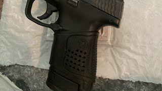 Pachmayr Tactical MampP Sticky Rubber Grip Glove Sleeves 9mm concealcarry ammo [upl. by Suiravaj]