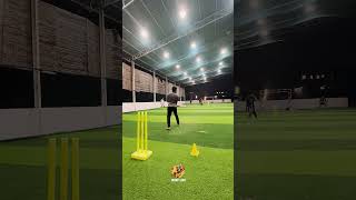 Miss Fielding 😂😤 බෝක්කු යැවීම indoor soft ball cricket indoorcricket slcricket indoorcricket [upl. by Bena]