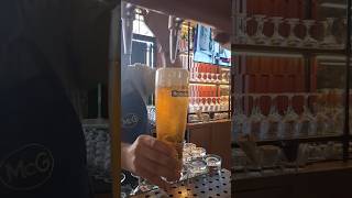 How to pour a Pint of Heineken youtube heinekenbeer shorts amsterdam uaeindia russia [upl. by Yelnik]