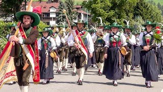 Bezirksmusikfest in Toblach 2017  Festumzug [upl. by Haeckel]