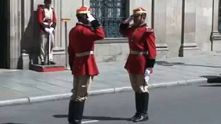 CAMBIO DE GUARDIA PRESIDENCIAL POR SOLDADOS DEL REGIMIENTO 1RO DE INFANTERIA COLORADOS DE BOLIVIA [upl. by Aniahs]