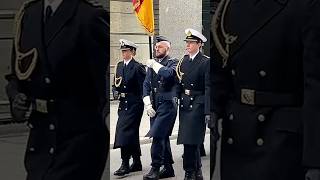 Ehrenzug UniBw M marschiert zum Hofgarten🦅🇩🇪militär soldaten bundeswehr marsch armee garde [upl. by Lotsyrk]