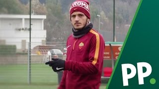 I tifosi sfidano 3 giocatori della AS Roma a colpi di Tweet [upl. by Phillipp]