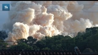 Fumaça de incêndio faz moradores saírem de São Francisco do Sul em SC [upl. by Thornie]