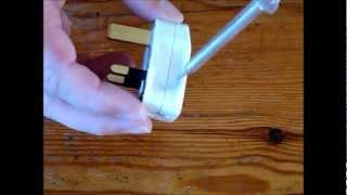 Wiring a Plug  Re Wiring a Plug  How to Wire a Plug [upl. by Wager401]