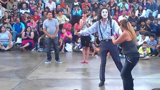 mimo Moy bailando en Plaza Rioes perro [upl. by Mendy821]