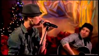 Justin Bieber  Mistletoe Live On A Home For Holidays 2011 [upl. by Pascoe]