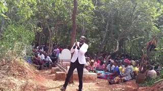 Rev Alexander Kambiri preaching at the funeral service side B Mthawira CCAP Malomo Ntchisi [upl. by Eelinej]