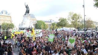 Manifestation à Paris contre le réchauffement climatique [upl. by Pearlstein]