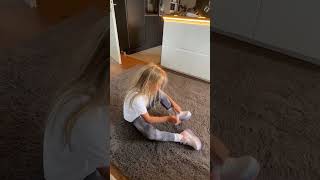 Daliah bekommt RollerSchuhe😱 funny kinder mama lebenmitkind momlife lustig reality fyp fy [upl. by Gui332]