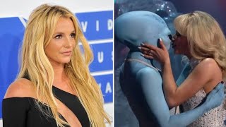 BRITNEY SPEARS REACTION at SABRINA CARPENTER KISSING ALIEN [upl. by Airasor651]