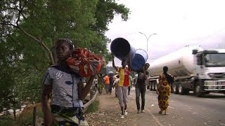 Déguerpissement dans un quartier précaire dAbidjan [upl. by Htiduj]