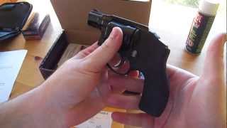 Smith amp Wesson Bodyguard 38 Revolver Review [upl. by Larimor]