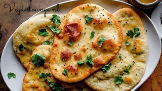 Knapperige Naanbrood bakken met knoflook koriander en pittige kruiden crispy en lekker [upl. by Baptist198]