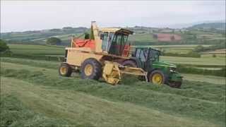 New Holland 1905 Forager and John Deere 6910 [upl. by Tavy]