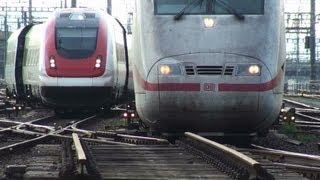 Zug 1  ICE und ICN Parallelfahrt am Hauptbahnhof ZürichTrains 1 [upl. by Emmie194]