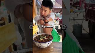 Ele Não Tem As Mãos Para Comer No Restaurante 😨 shorts emocionante interessante [upl. by Ummersen]