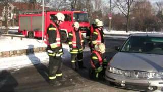 FF Altglienicke  VU PKW  Waltersdorfer Chaussee  06012009 [upl. by Pincas]