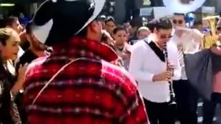 Un indegente cantando como el vocalista de la banda MS [upl. by Ahsertal824]