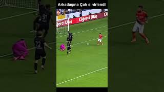 Gol atamayan Arkadaşına çok Sinirlendi 🤨 futbol mizah [upl. by Nwahsem]