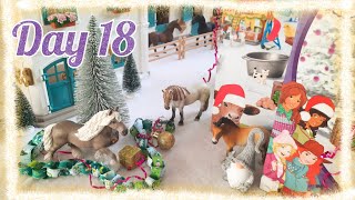 Schleich 2021 Horse Club amp Farm World Advent Calendar Unboxing  Day 18  Schleich Christmas [upl. by Karalee395]