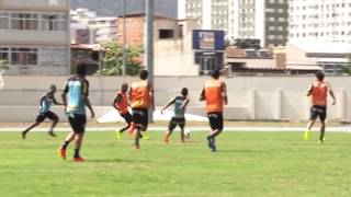 Novo titular Murilo marca e decide treino do Botafogo [upl. by Ciri100]