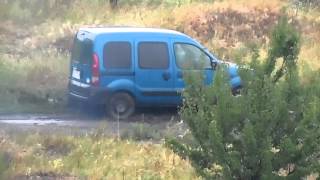 Renault Kangoo vs Rainy day [upl. by Rairb]