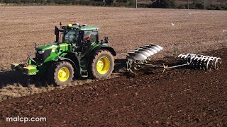 4Kᵁᴴᴰ John Deere 6215R tractor and a Dowdeswell MA 6 furrow reversible plough in Levington again [upl. by Anitnamaid]