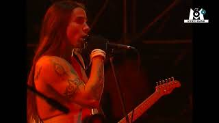 Les Red Hot Chilli Peppers enflamment la scène des Eurockéennes  🤘 Extrait archives M6 Video Bank [upl. by Venterea]