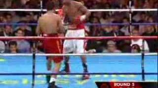 Diego Corrales Vs Jose Luis Castillo Round 5 [upl. by Nahn]