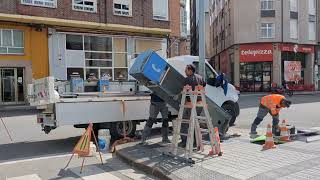 Retirada de cabinas telefónicas en Ponferrada [upl. by Kamat108]